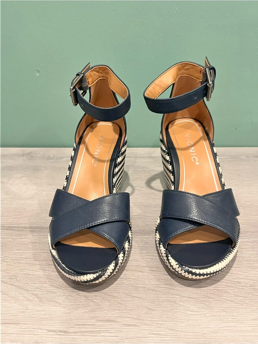 Vionic Navy Striped Wedge Sandals Women’s Size 5